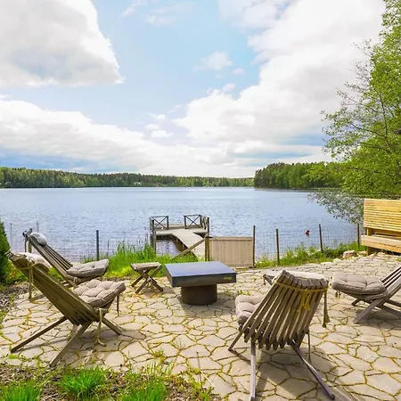 Σπίτι διακοπών Ritva - Modern - Lakefront - Hot Tub Hyvinkää