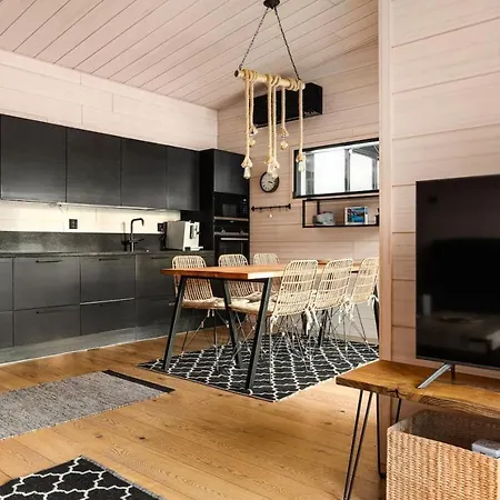 Holiday home Ritva - Modern - Lakefront - Hot Tub