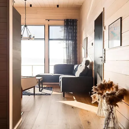 Ritva - Modern - Lakefront - Hot Tub