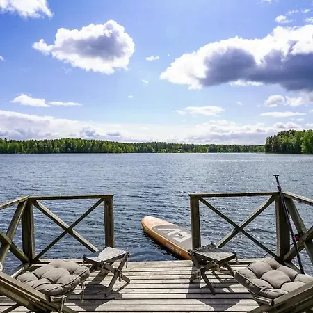 Ritva - Modern - Lakefront - Hot Tub Holiday home Hyvinkaa