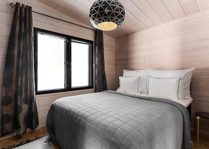 Semesterbostad Ritva - Modern - Lakefront - Hot Tub *