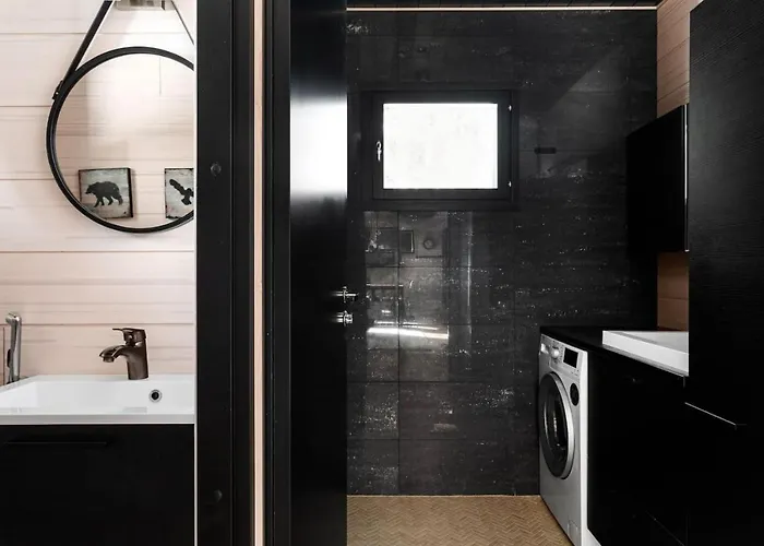 Дом отдыха Ritva - Modern - Lakefront - Hot Tub Хювинкяя