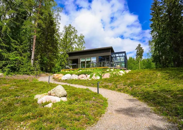Semesterbostad Ritva - Modern - Lakefront - Hot Tub Hyvinkää