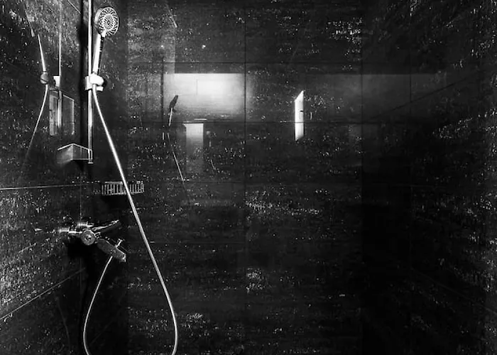 Ritva - Modern - Lakefront - Hot Tub Хювинкяя